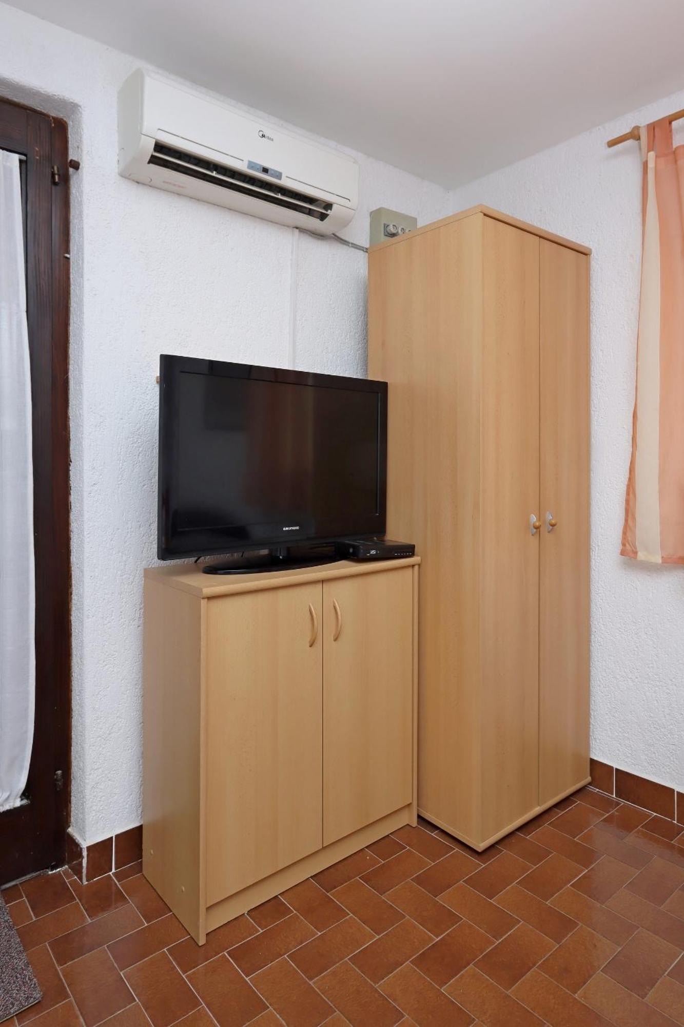 Apartments With A Parking Space Kornic, Krk - 415 Rom bilde