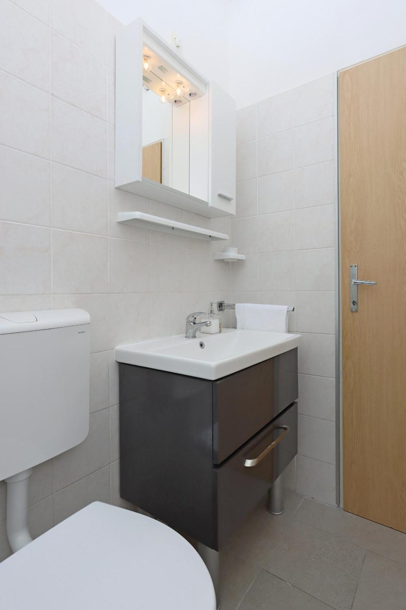 Apartments With A Parking Space Kornic, Krk - 415 Rom bilde