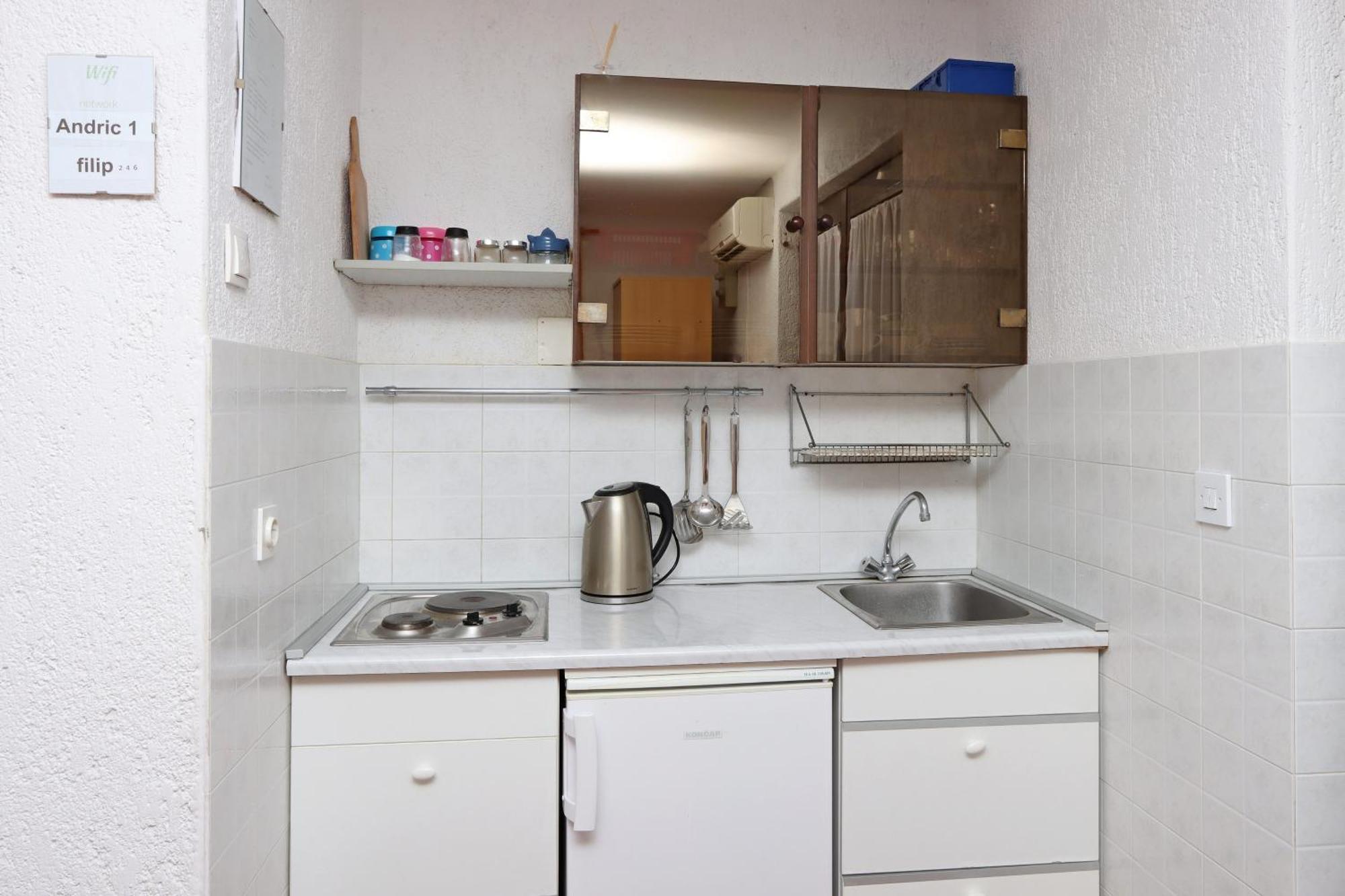 Apartments With A Parking Space Kornic, Krk - 415 Rom bilde