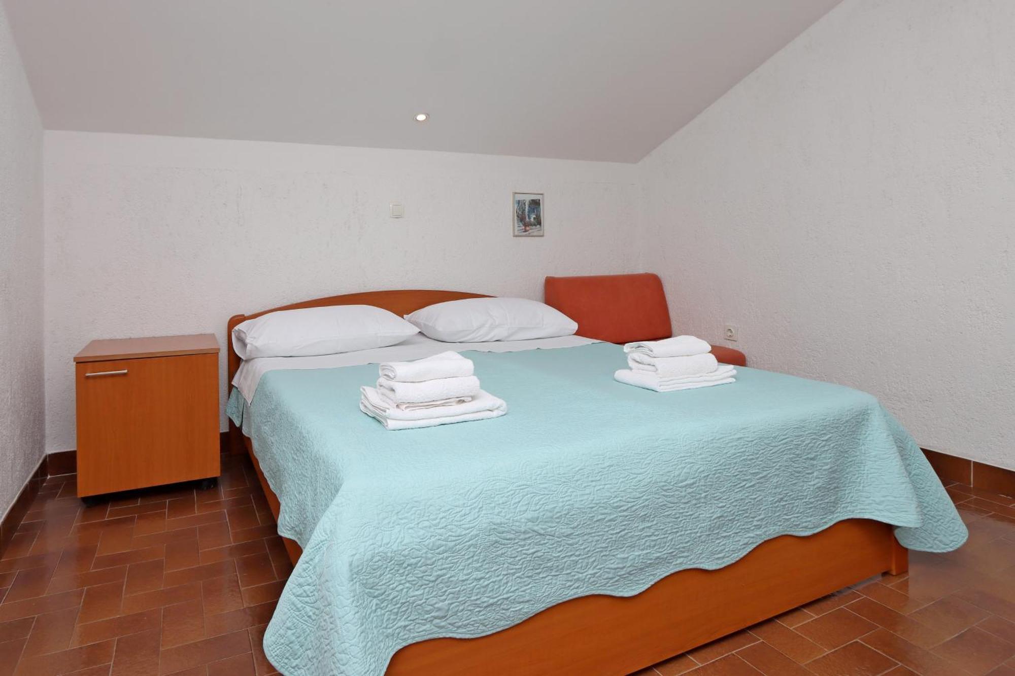 Apartments With A Parking Space Kornic, Krk - 415 Rom bilde
