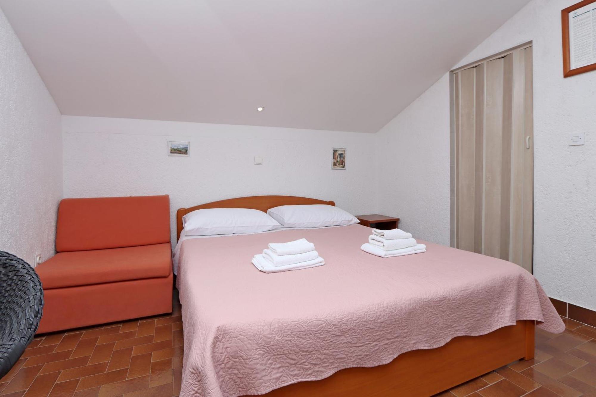 Apartments With A Parking Space Kornic, Krk - 415 Rom bilde